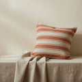 Cuscino Onda — lino a righe tessute, Kaya Deco